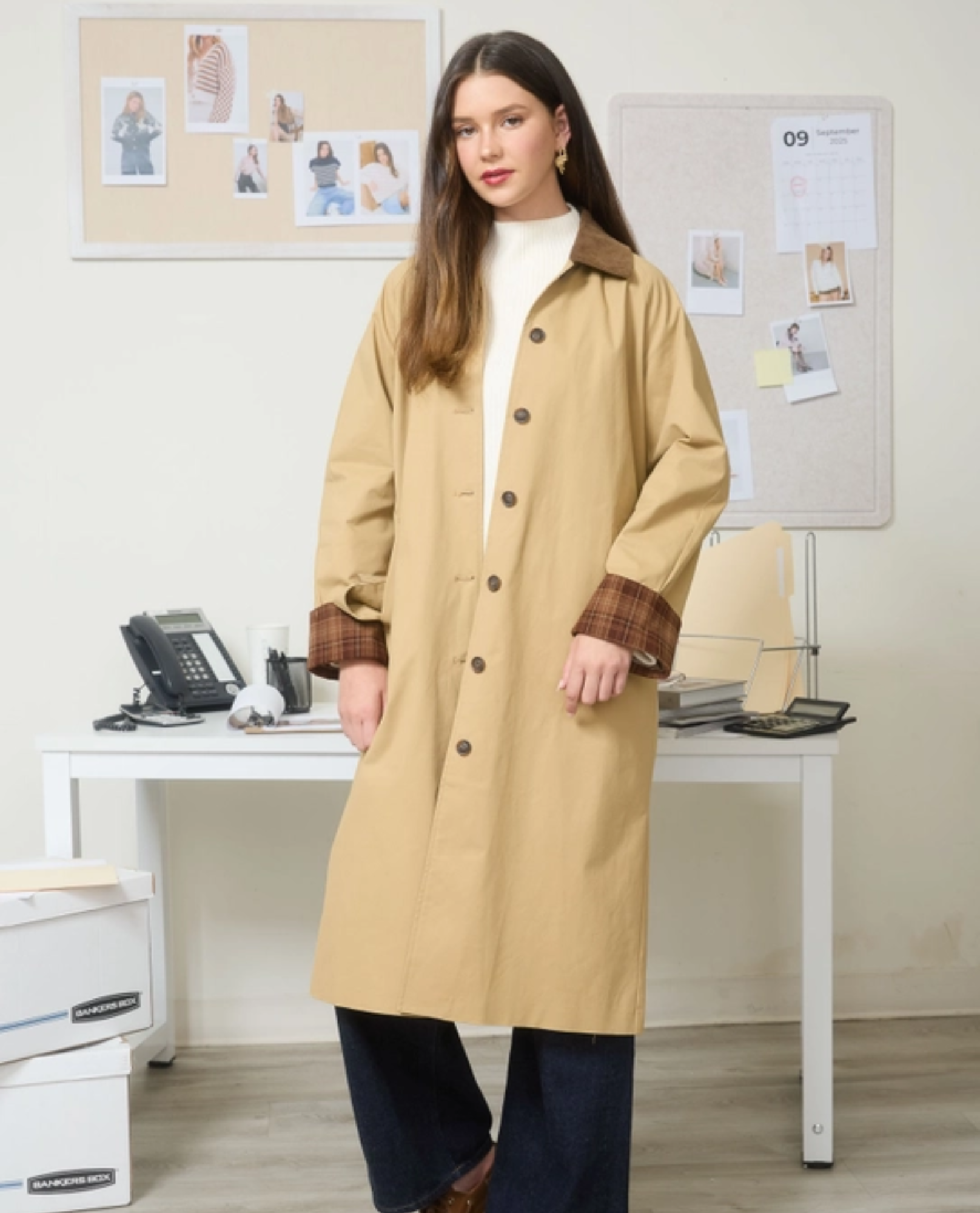 B5FJ1022 Cord-Daunenmantel mit Kragen und Knopfleiste